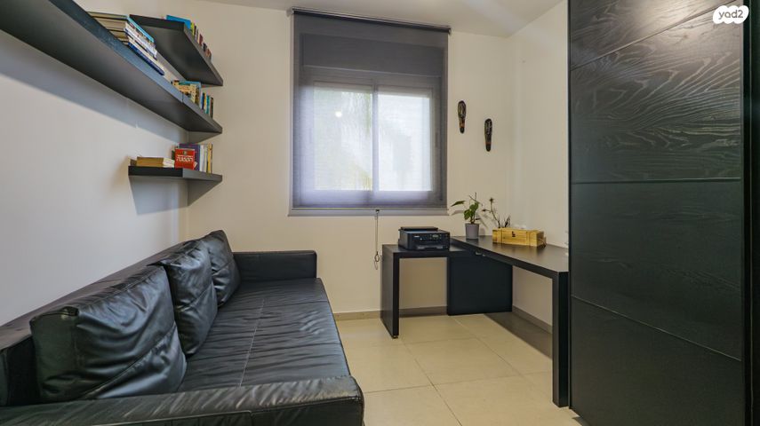 דירה, פרופ' יובל נאמן 17, רחובות המדע, רחובות