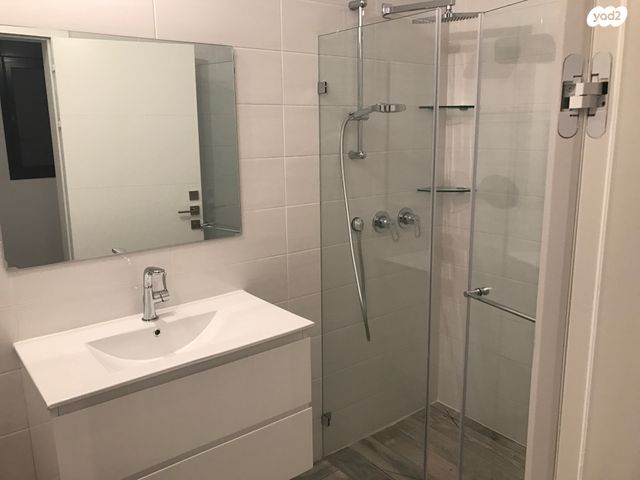 יונתן רטוש 1