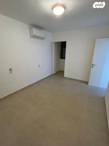 דירה, האורגים 6, הנביאים, בת ים