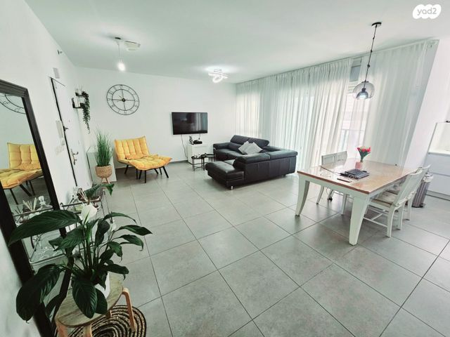 דירה, דודו דותן 5, הרקפות, ראשון לציון