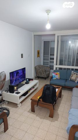 דרך מגדיאל 42