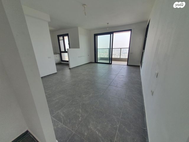 דירה, הרב ניסנבאום 37, אזור תעשיה, בת ים