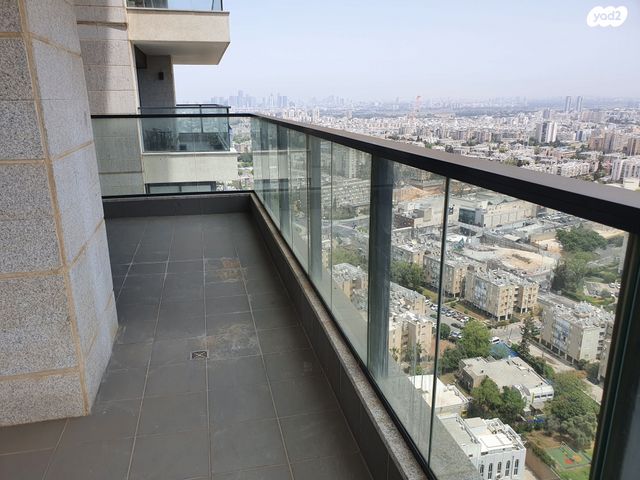 דירה, הרב ניסנבאום 37, אזור תעשיה, בת ים