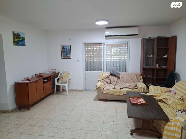 דירת גן, הגלעין 4, נווה גנים, פרדס חנה כרכור