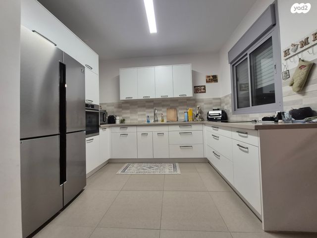 דירה, הצנחנים 5, אריק שרון, נהריה