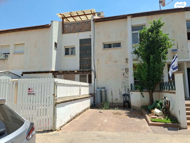 דירת גן, הגלעין 4, נווה גנים, פרדס חנה כרכור