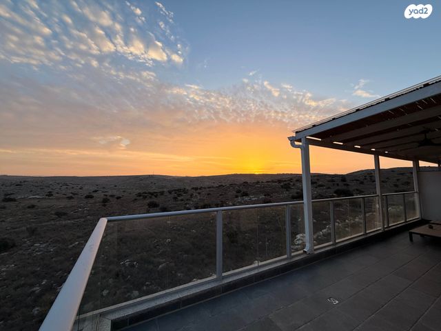 גג/ פנטהאוז, יואל 9, פסגות אפק, ראש העין