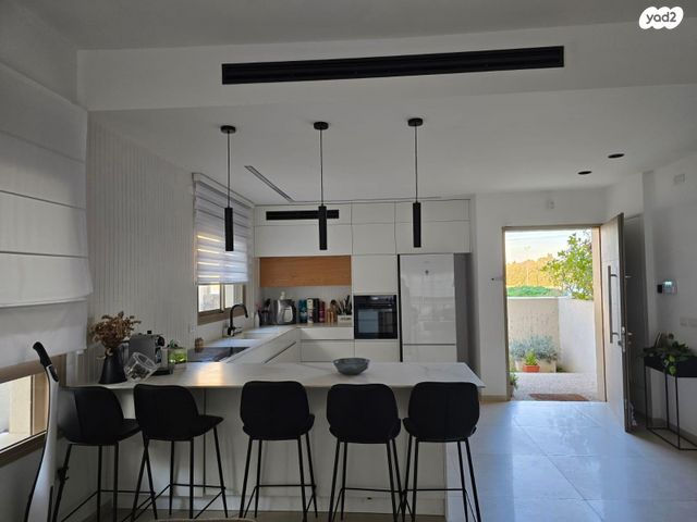 בית פרטי/ קוטג', ניצנית 4, פרדסיה, פרדסיה