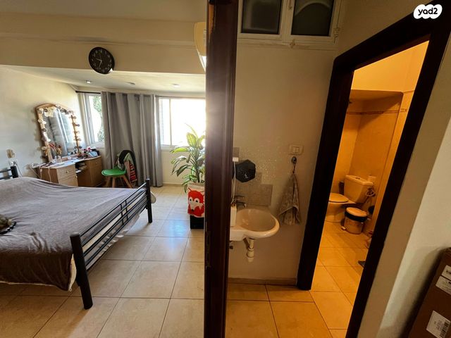 דירה, שמחה הולצברג 8, הגבול רוטשילד, בת ים