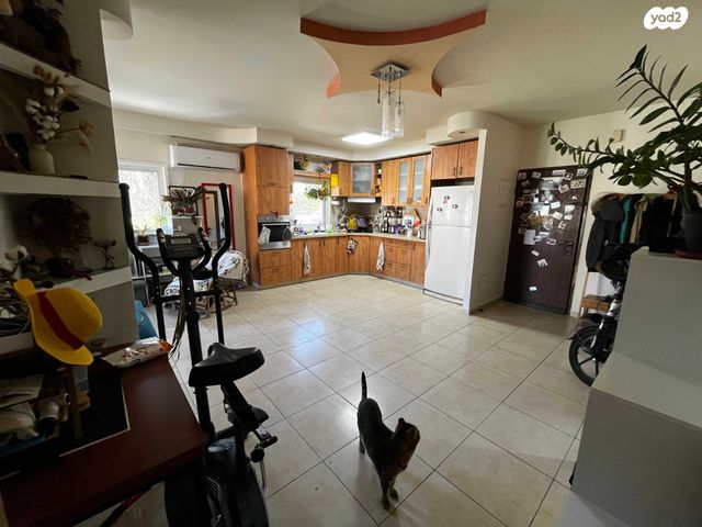 דירה, שמחה הולצברג 8, הגבול רוטשילד, בת ים