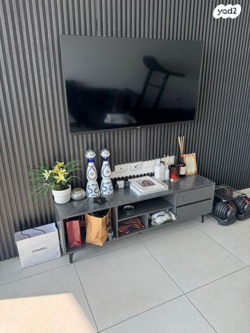 דרך מנחם בגין 160