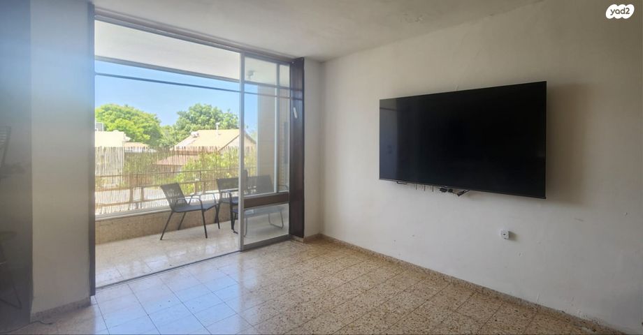 דירה, השיירה 1, בן עמי, בן עמי