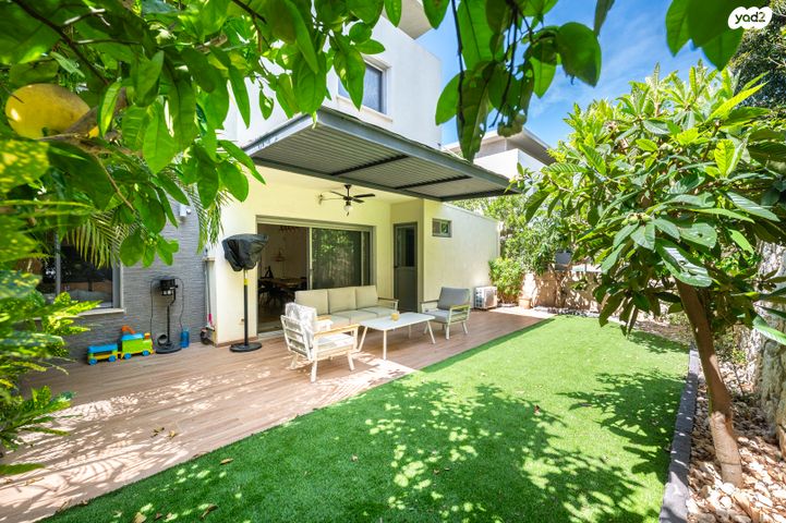 דו משפחתי, המייסדים 130, יובלים, פרדס חנה כרכור