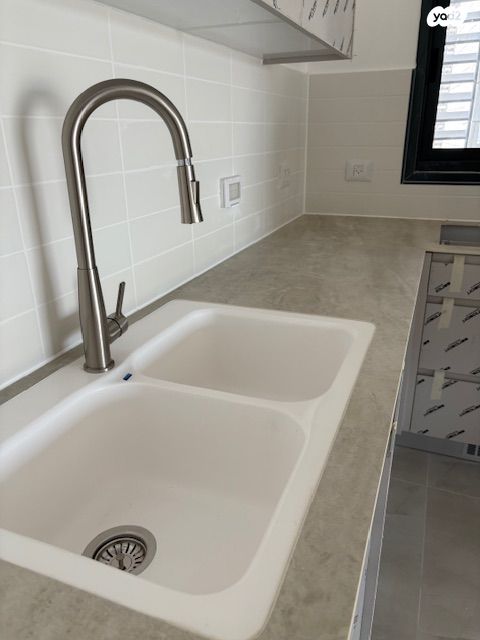 דירה, מרדכי גור 1, יגאל אלון, קרית מלאכי