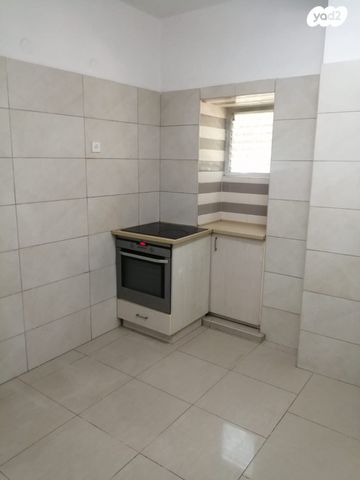 דירה, שדרות קוגל 6, גרין ועם, חולון