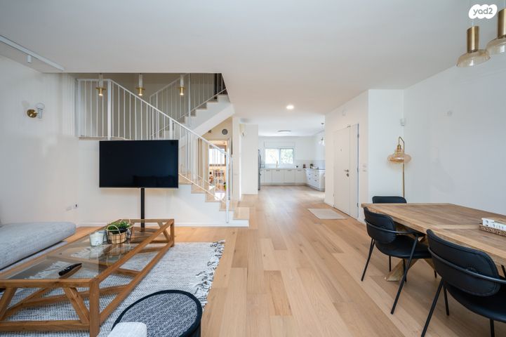 המייסדים 130