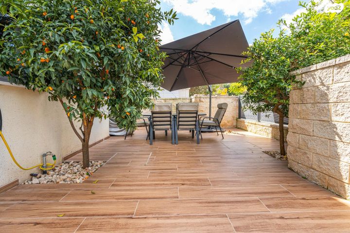 דו משפחתי, המייסדים 130, יובלים, פרדס חנה כרכור