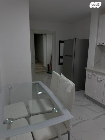 מרתף/ פרטר, אוסישקין 20, ד' / מערב מרכז העיר, רחובות