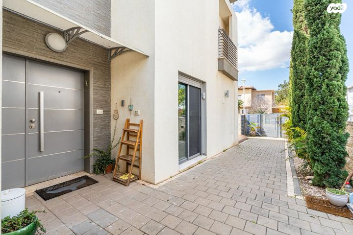 דו משפחתי, המייסדים 130, יובלים, פרדס חנה כרכור