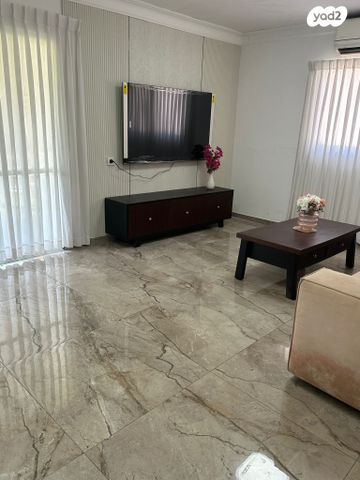 מנחם אבטיחי 119