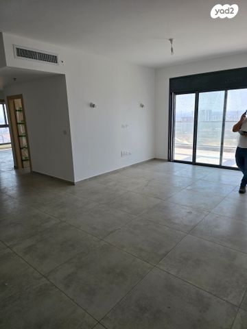 גג/ פנטהאוז, אמנון ליפקין שחק 1, נוף הטיילת, נתניה