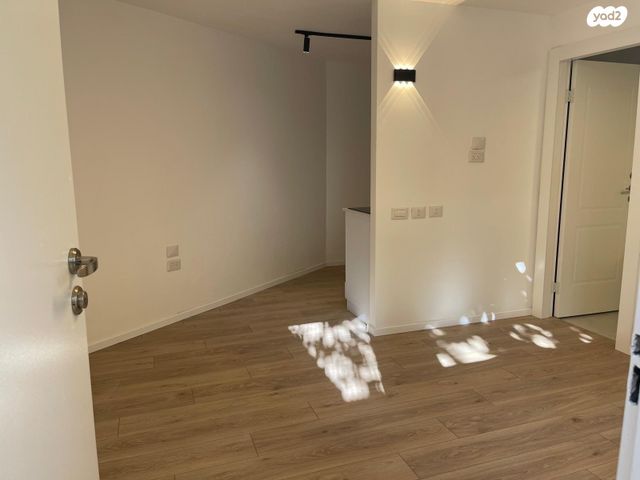 יחידת דיור, סמטת תל חי 7, מרכז הישוב, גני תקווה