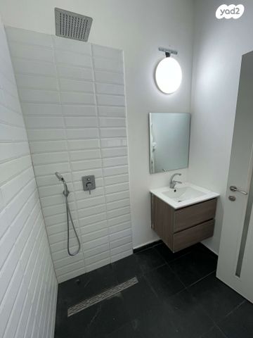 דירה, פנחס רוזן 28, שיכון דן, נווה דן, תל אביב יפו