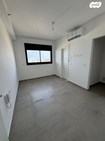 דירה, הרב הרצוג 8, צפון מערב מרכז העיר, נתניה