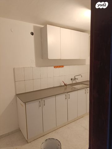 יוסף אהרונוביץ' 63