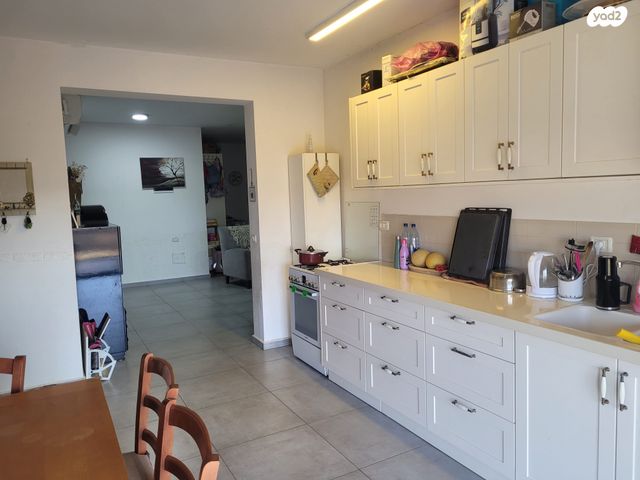 יחידת דיור, אלה 41, לשם, עלי זהב