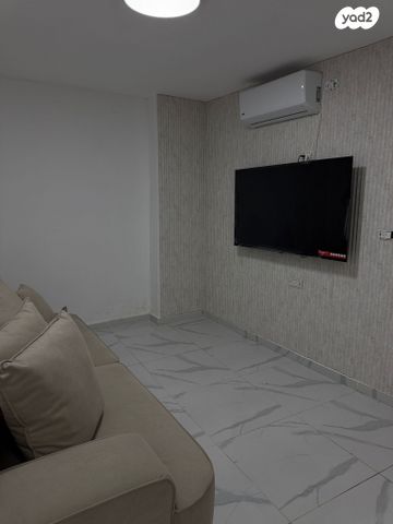 מרתף/ פרטר, אוסישקין 20, ד' / מערב מרכז העיר, רחובות