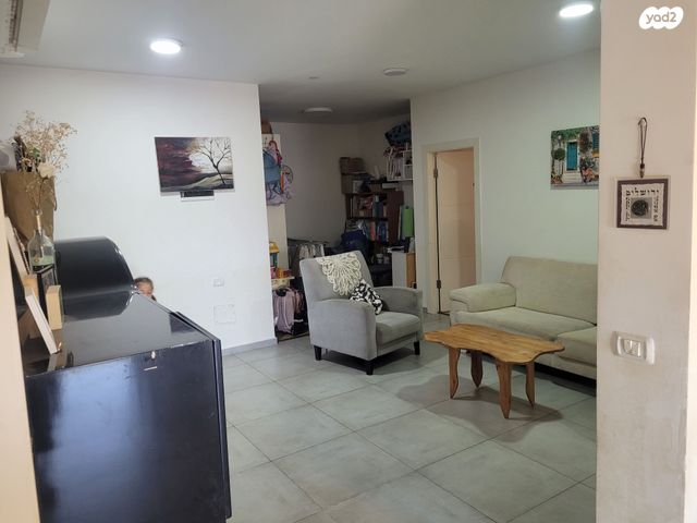 יחידת דיור, אלה 41, לשם, עלי זהב