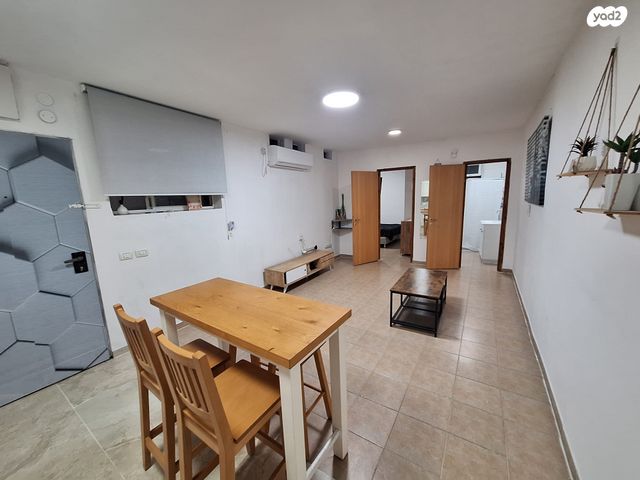 יחידת דיור, הנגב 8, יסודות, בני ברק