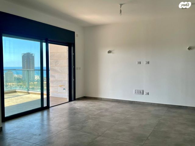 דירה, אמנון ליפקין שחק 6, נוף הטיילת, נתניה