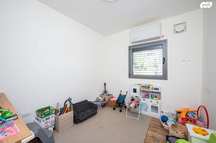 דו משפחתי, המייסדים 130, יובלים, פרדס חנה כרכור