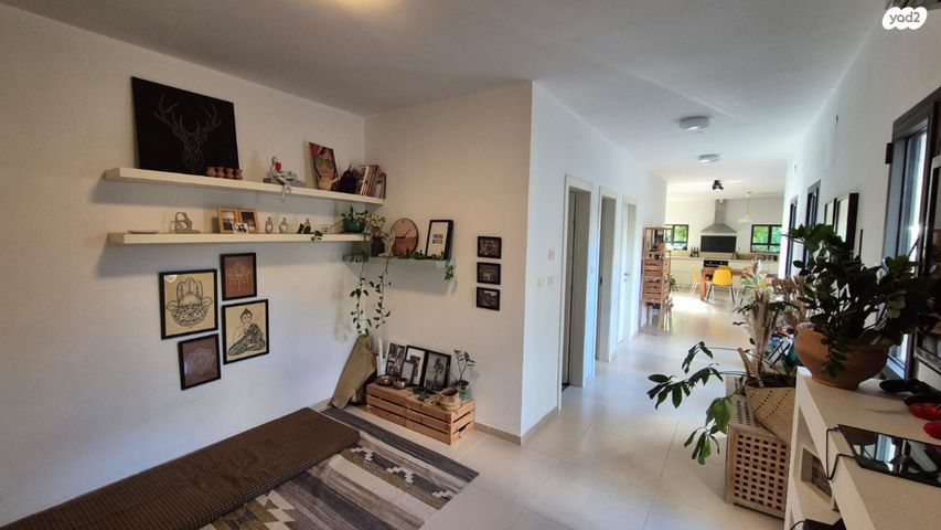 בית פרטי/ קוטג', הראשונים 22, אומץ, אומץ