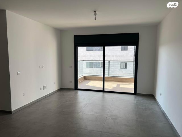 דירה, חצוצרה 4, המוזיקה, שדרות