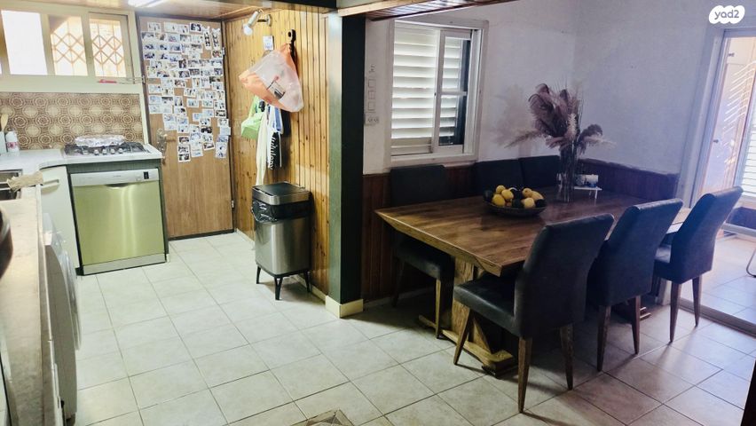 בית פרטי/ קוטג', רחל המשוררת 1, שיכוני מזרחי, כפר סבא