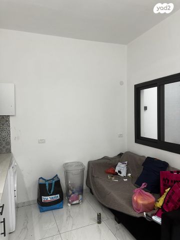 דירה, הגיבורים 25, העיר התחתית, ואדי סאליב, חיפה