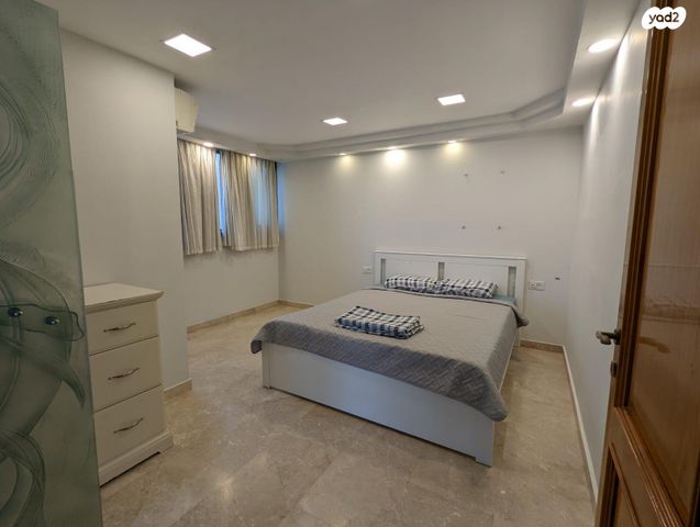 גג/ פנטהאוז, דרך בן גוריון 85, דרום מערב ותיק, בת ים