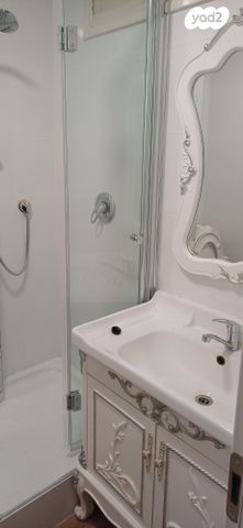 מרתף/ פרטר, הטבק 13, אלון, רמת השרון