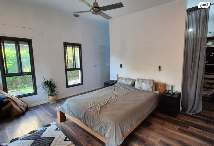 בית פרטי/ קוטג', הראשונים 22, אומץ, אומץ