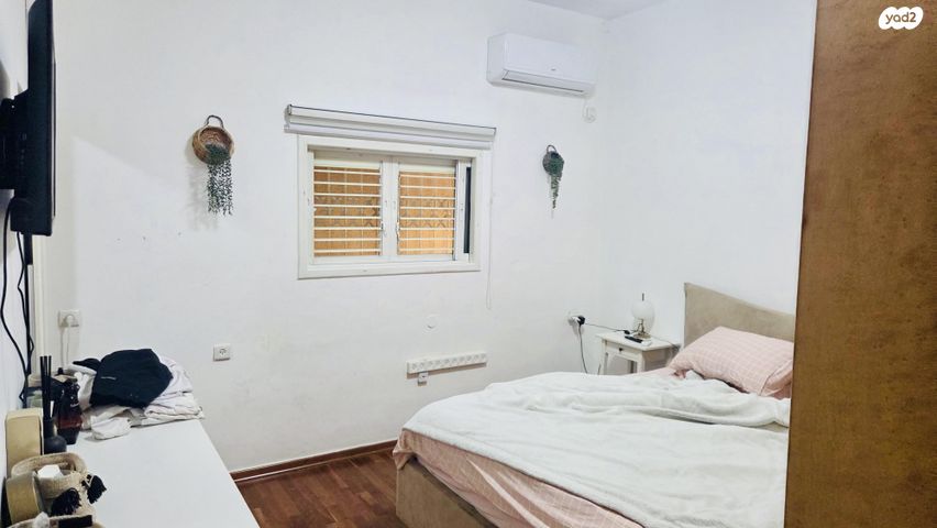 בית פרטי/ קוטג', רחל המשוררת 1, שיכוני מזרחי, כפר סבא