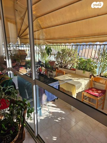 דירה, הרב עמיאל 7, מחנה יהודה, פתח תקווה