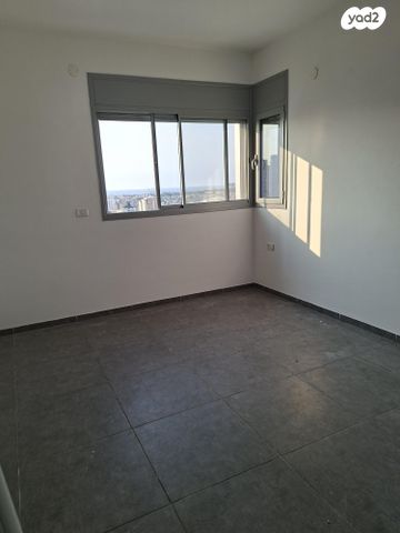 דירה, הרברט סמואל 57, מרכז העיר, חדרה