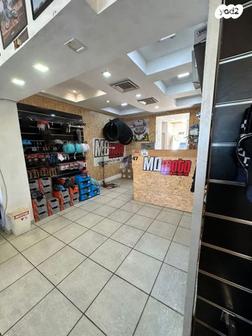 חנויות/ שטח מסחרי, הדקל 54, שכונה 7, תל מונד