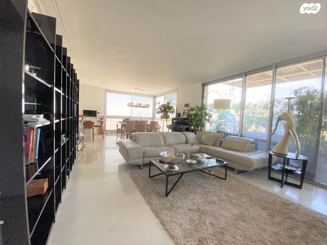 גג/ פנטהאוז, נווה גן, רמת השרון