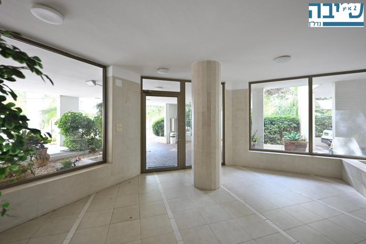 דירה, רא"ל מוטה גור, היובל, שרונה, רחובות