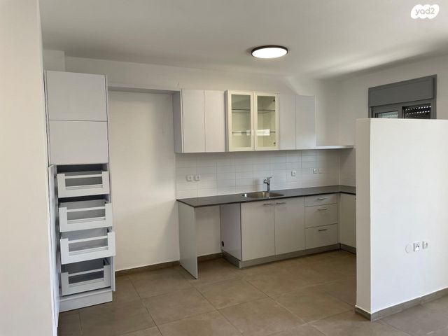 דירה, אדמונד סחייק, מלחה, מנחת, ירושלים