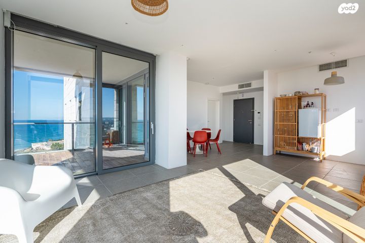 דירה, שדרות רחבעם זאבי, גבעת אולגה, חדרה